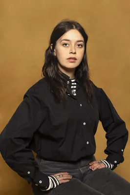 Ada Ozdogan - Maker (staand)