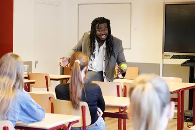 Educatie - Voorstellingen in de klas - Zo Dus