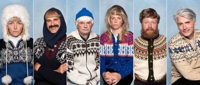 Zes acteurs poseren individueel in deze collage in winterse kleding tegen een blauwe achtergrond.